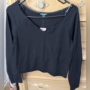 Black V-Neck Long Sleeve Top - Classic Pullover